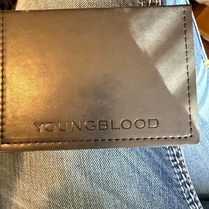 Youngblood Mineral Cosmetics - Illuminate Palette 6 crème highlighting shades NE